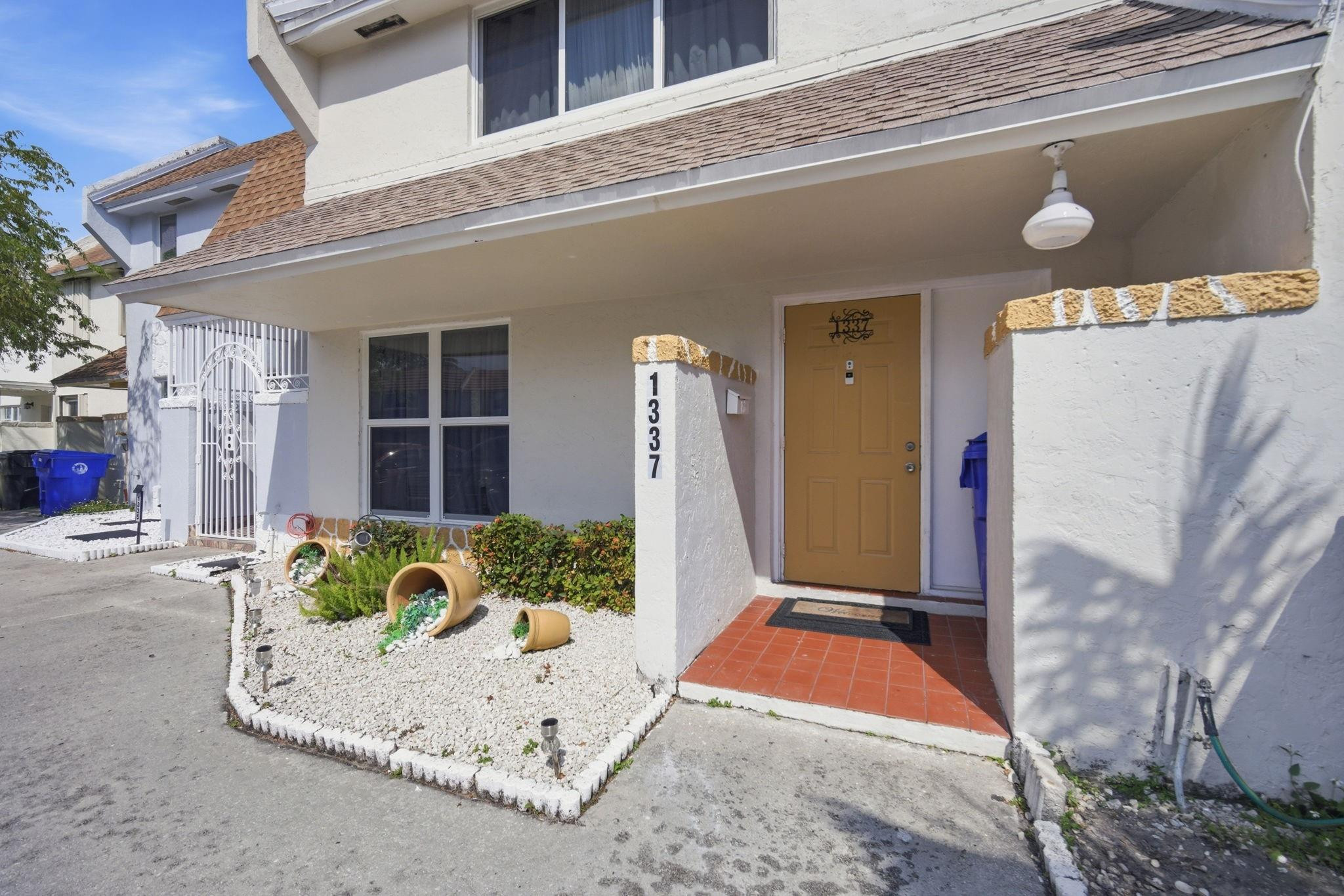 TAM O SHANTER VILLAS - Residential