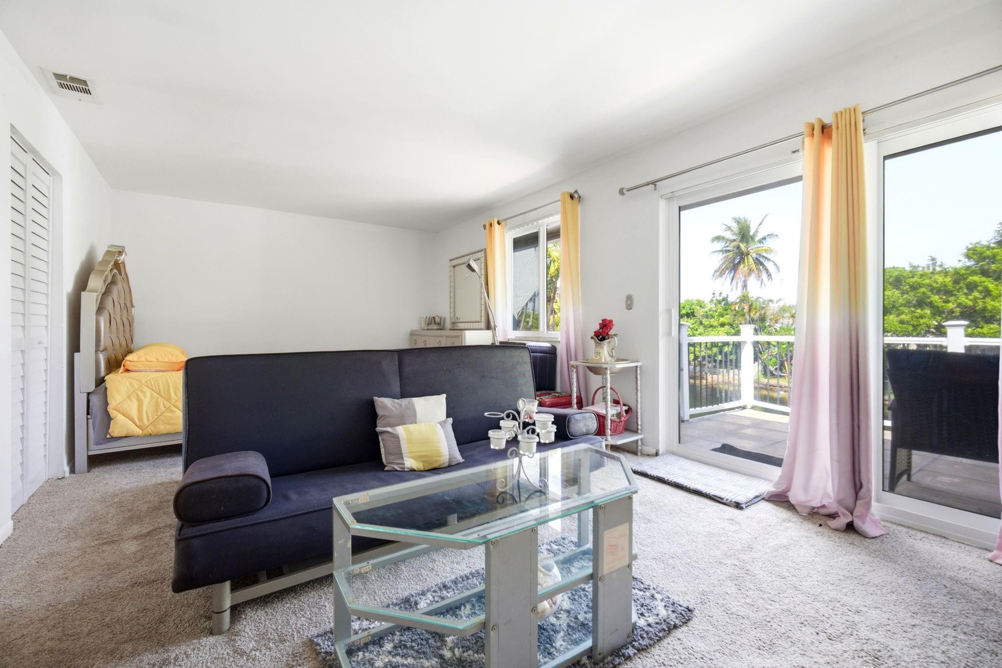 TAM O SHANTER VILLAS - Residential