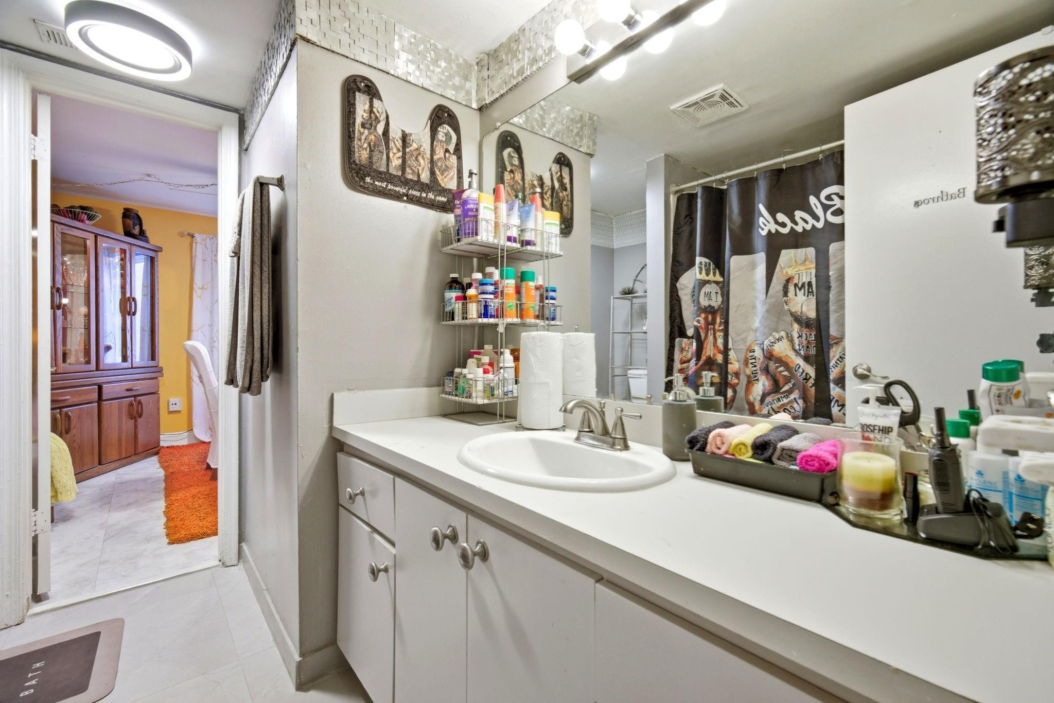 TAM O SHANTER VILLAS - Residential