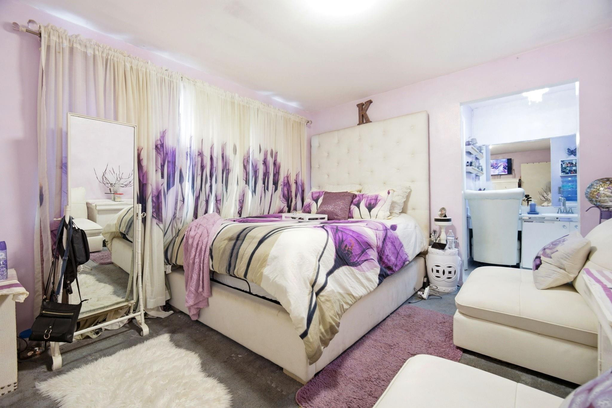 TAM O SHANTER VILLAS - Residential