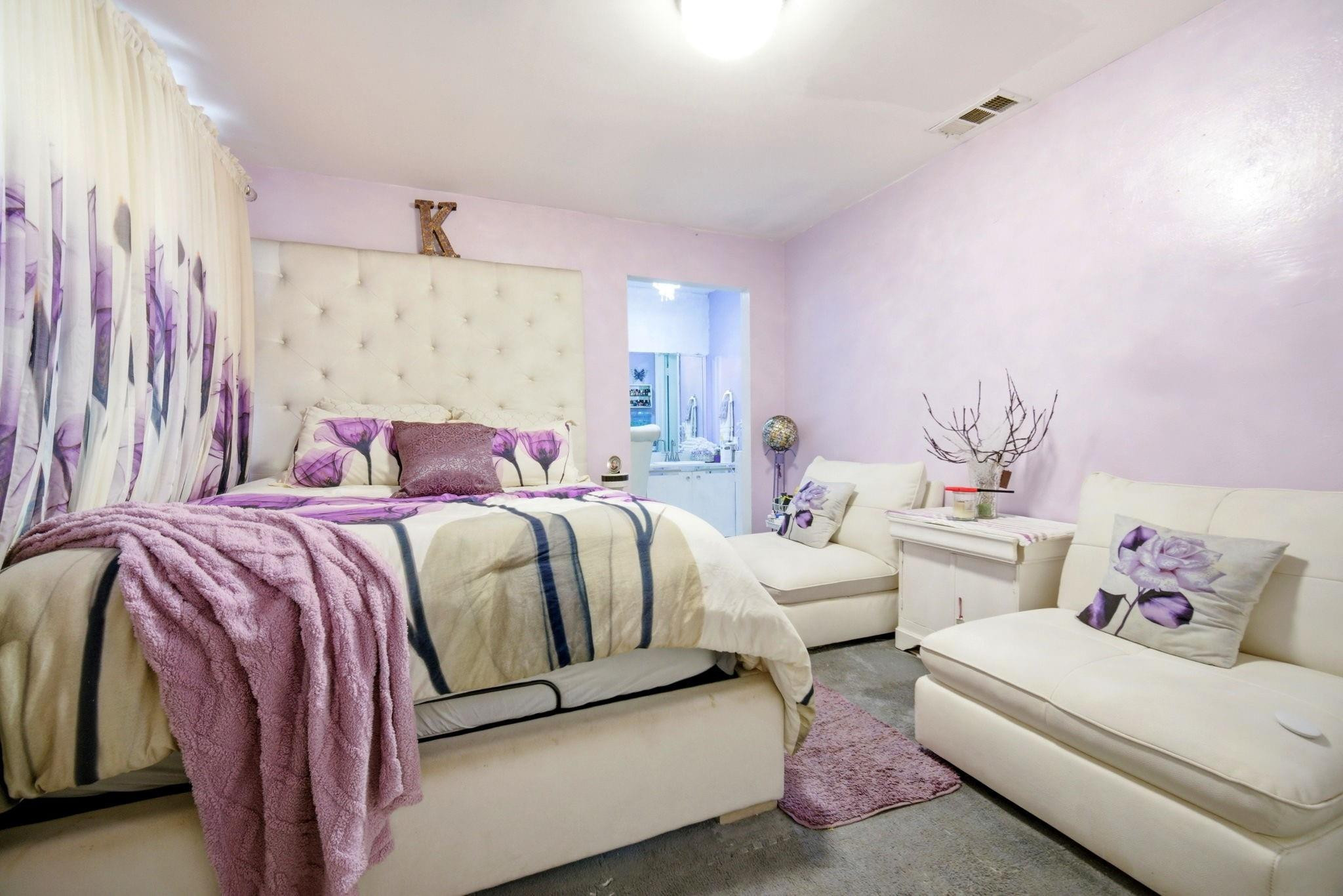 TAM O SHANTER VILLAS - Residential