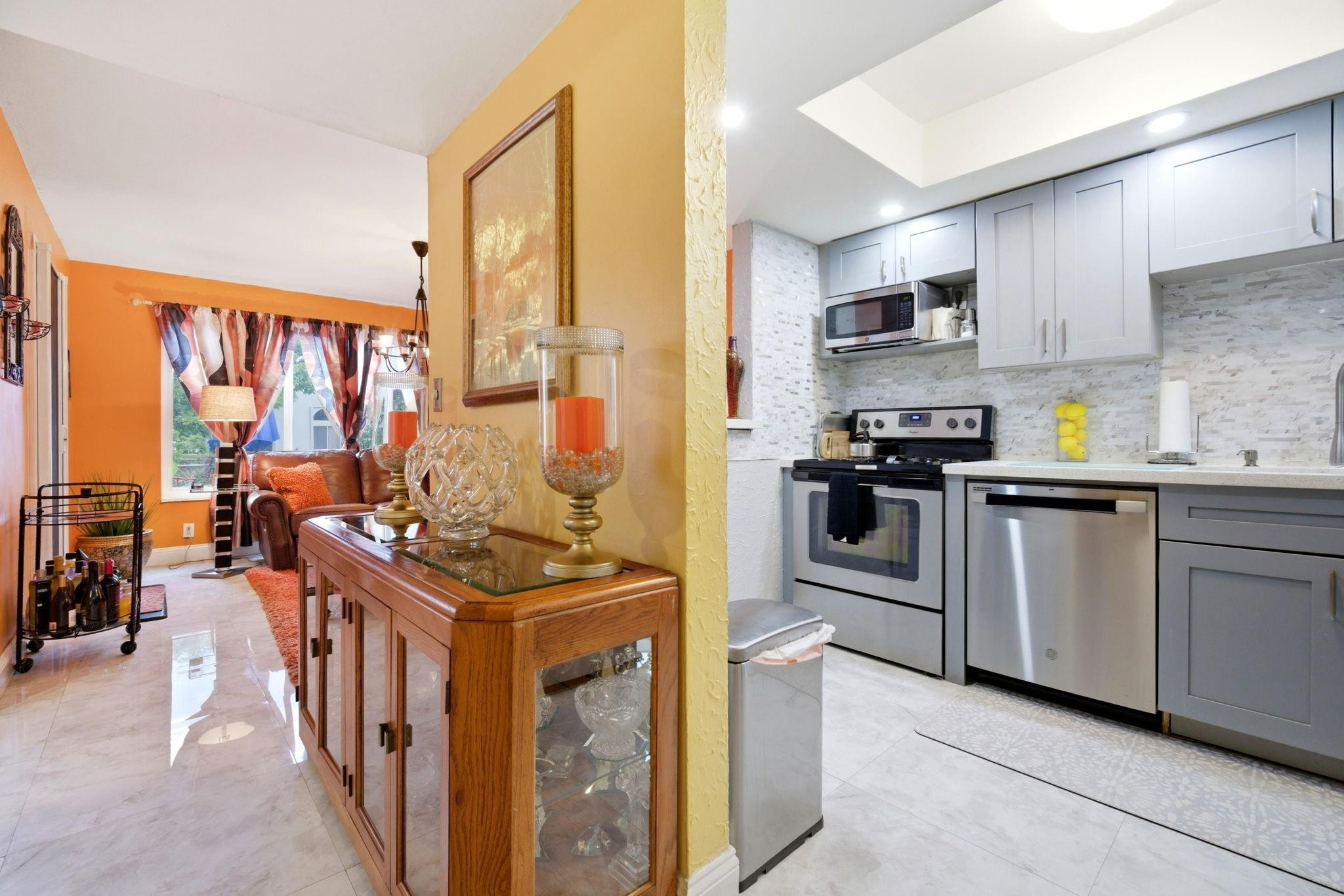 TAM O SHANTER VILLAS - Residential