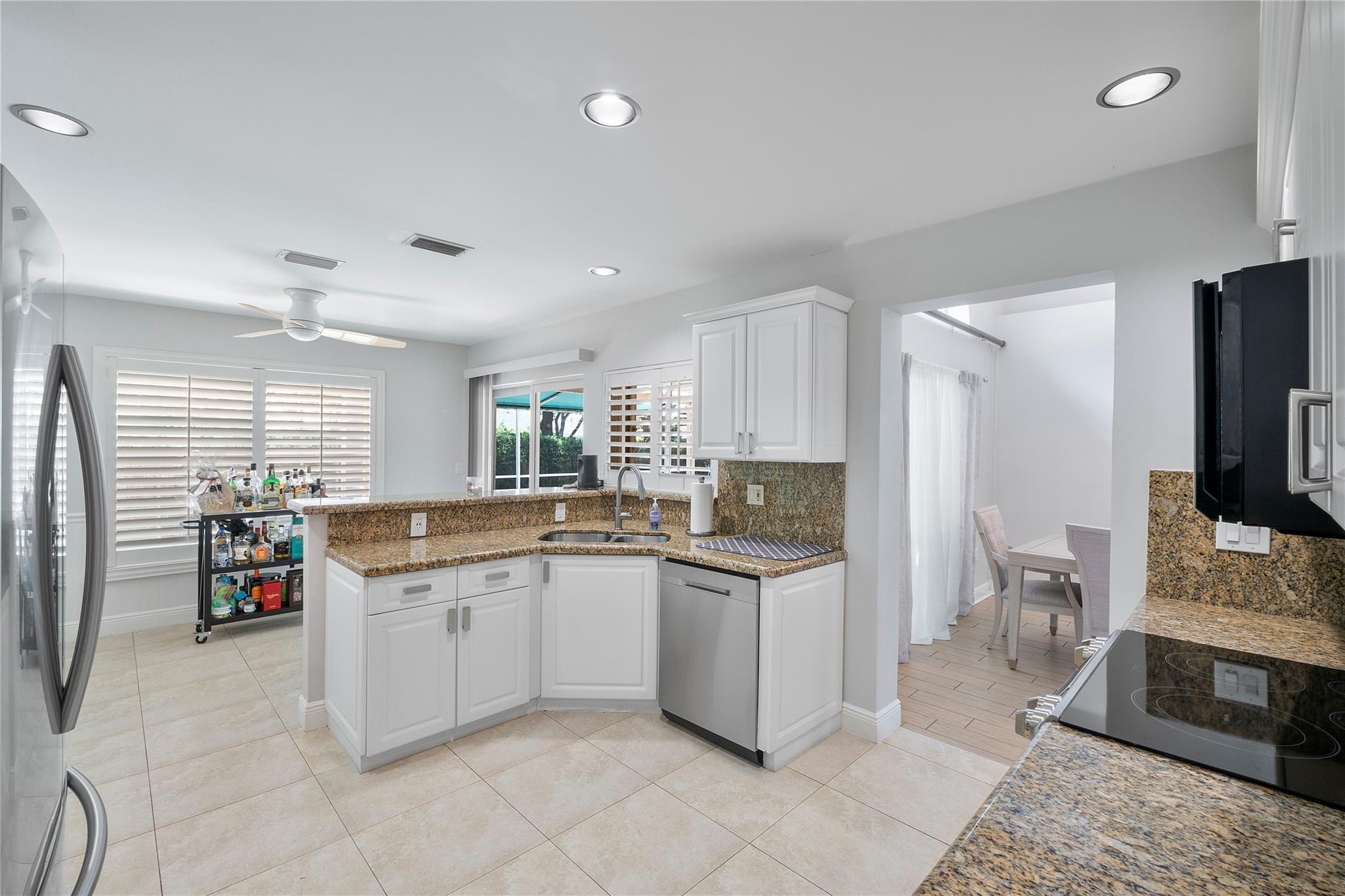 4280 NW 53RD CT, Coconut Creek, FL, 33073/$749,900 1 4280 NW 53RD CT