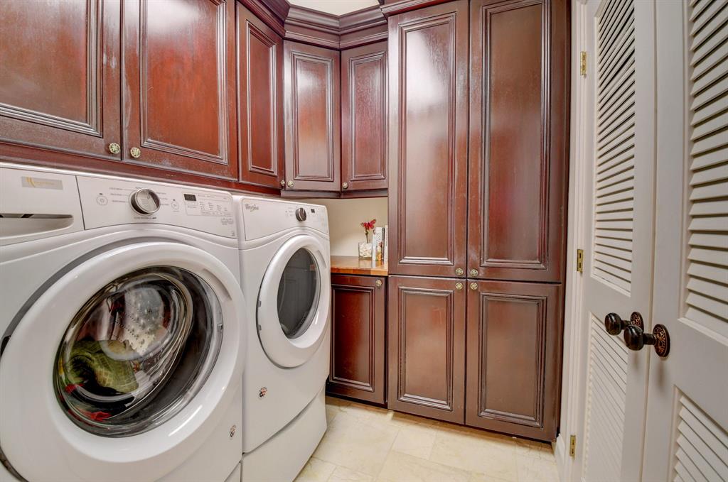 LAKEVIEW HEIGHTS UNIT 1 D - Residential