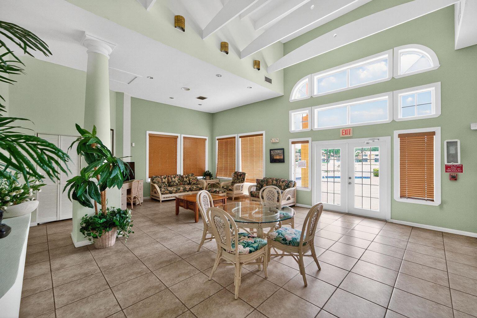 PALM LAKE CONDO - Residential Lease