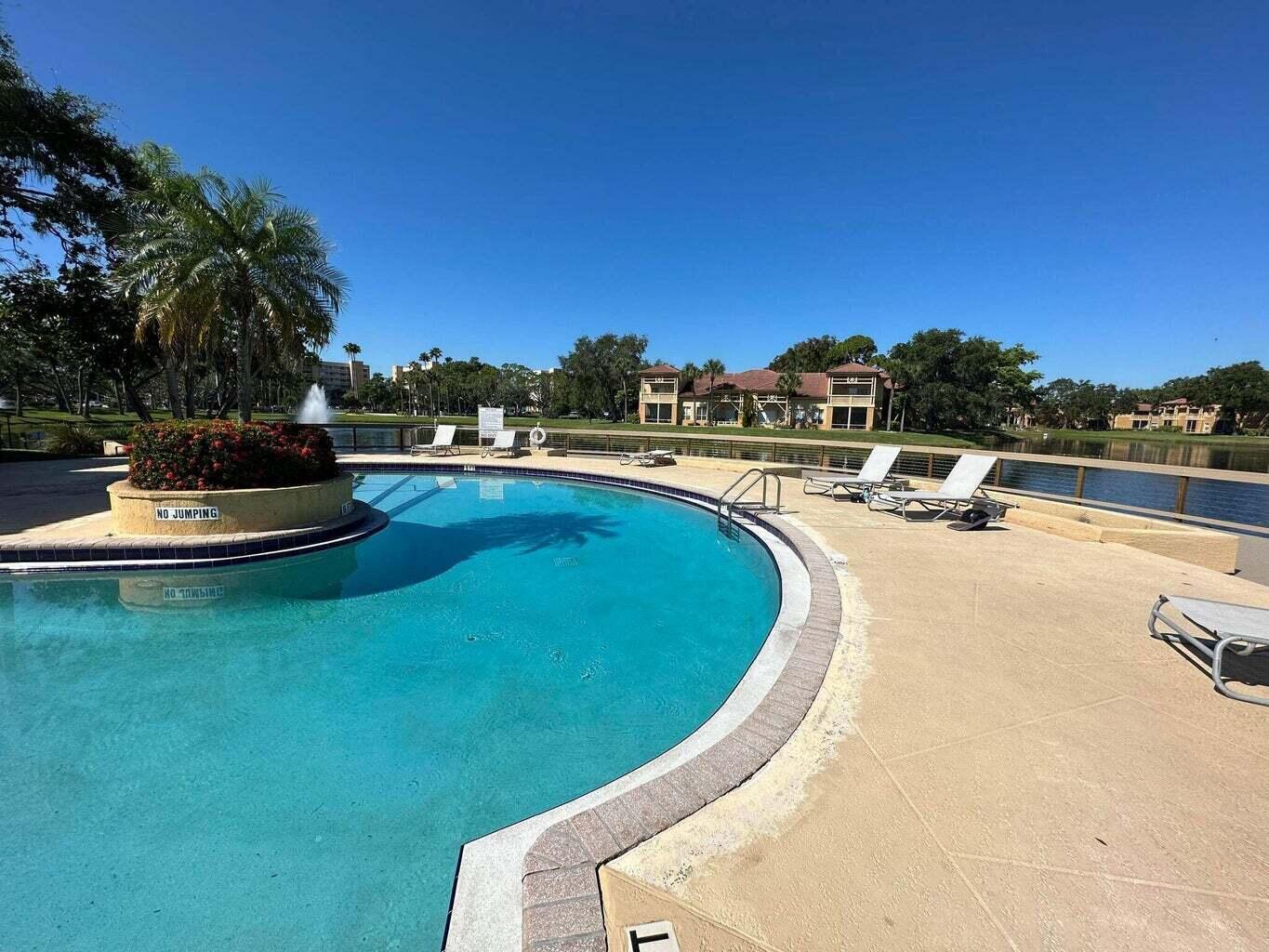 PALM LAKE CONDO - Residential Lease