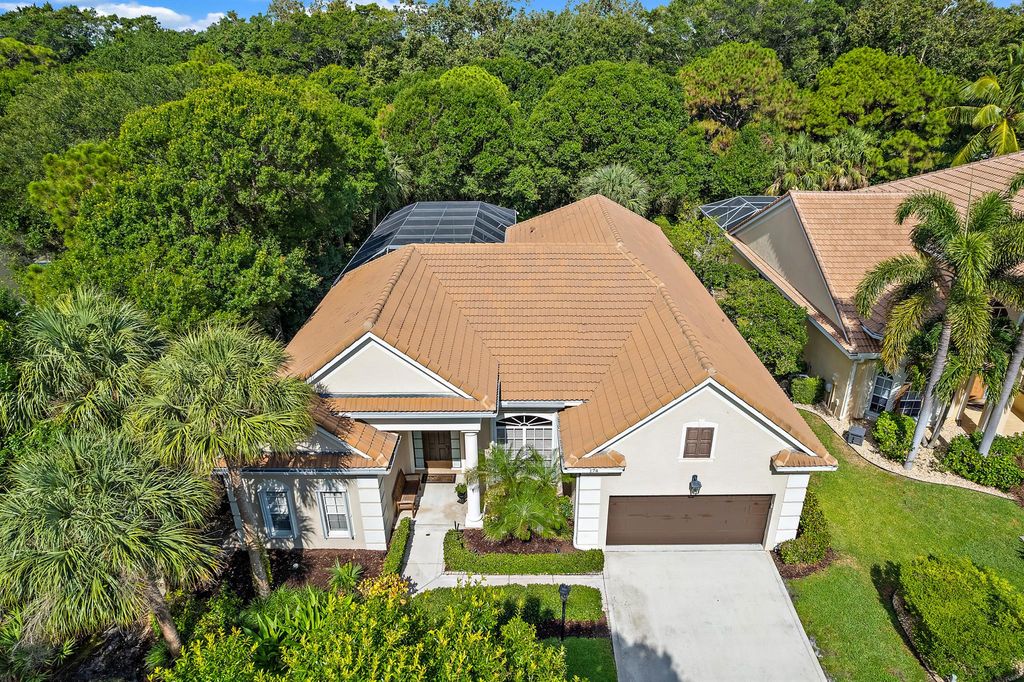 Photo of 174 Satinwood Lane, Palm Beach Gardens, FL 33410 (MLS # R11097448)