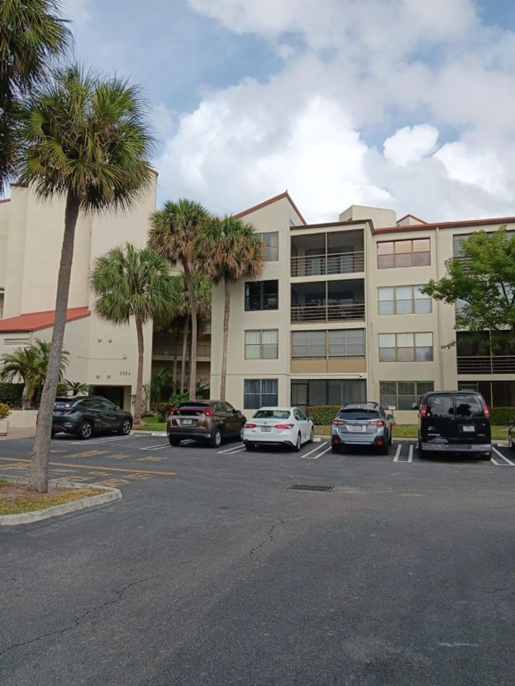 Photo of 2304 S Cypress Bend Drive #313, Pompano Beach, FL 33069 (MLS # F10490950)