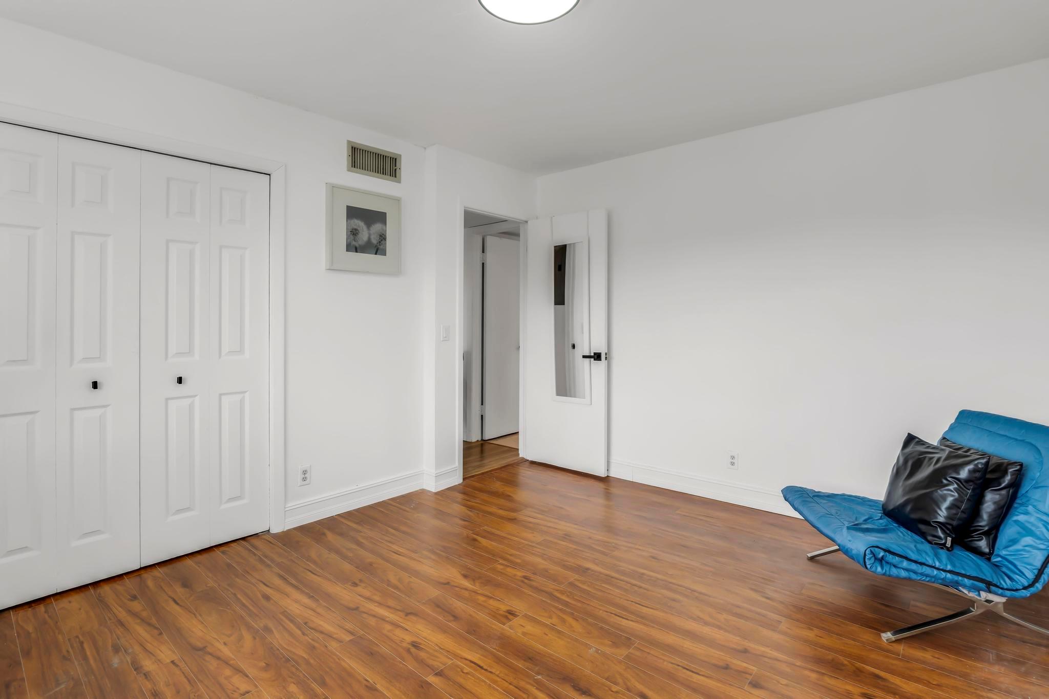 RACQUET CLUB APARTMENTS A - Residential