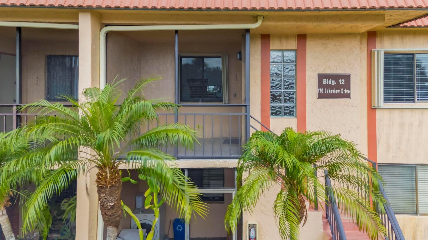 RACQUET CLUB APARTMENTS A - Residential