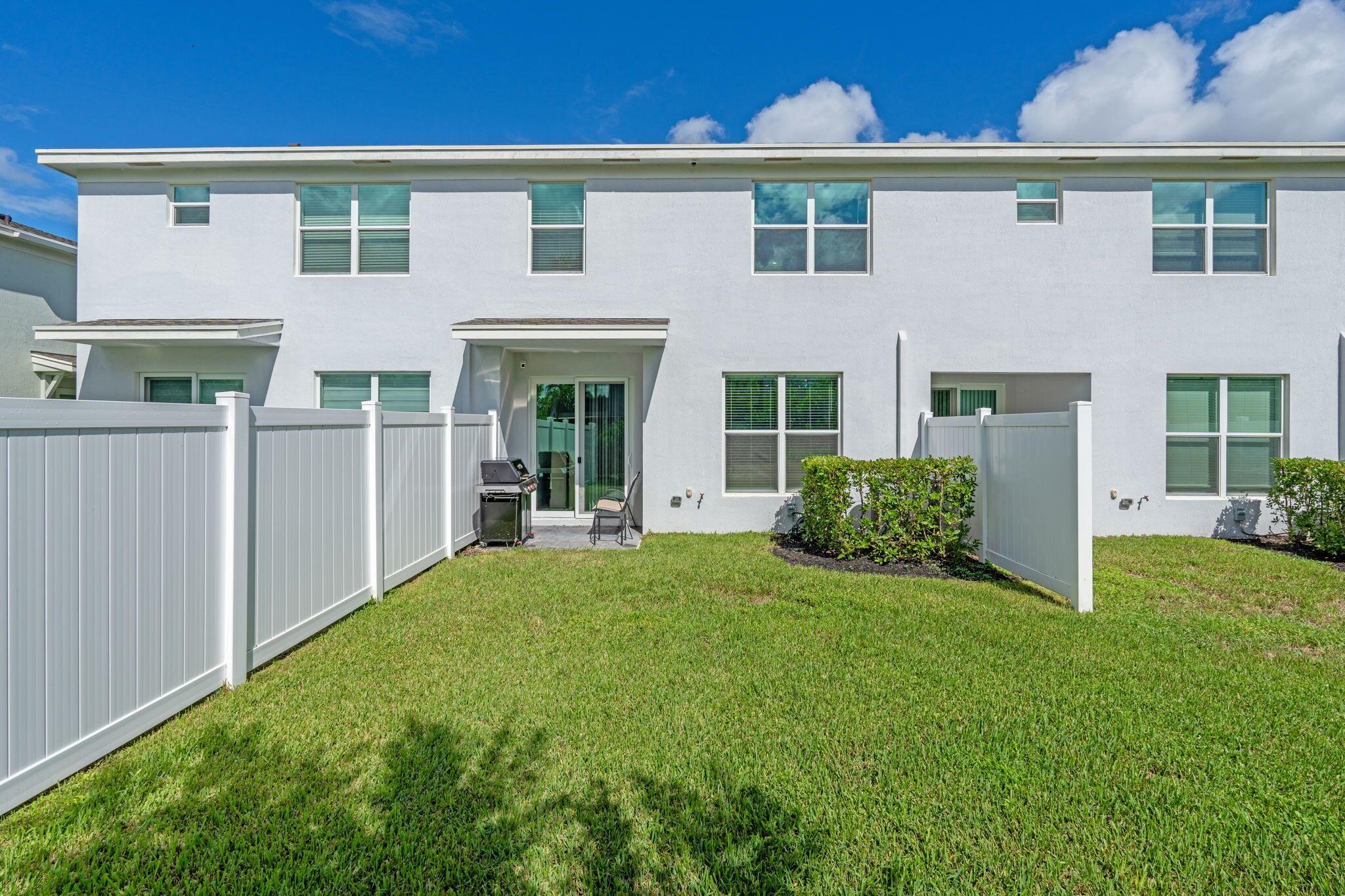 LAKESHORE AT THE FOUNTAIN - Residential Lease