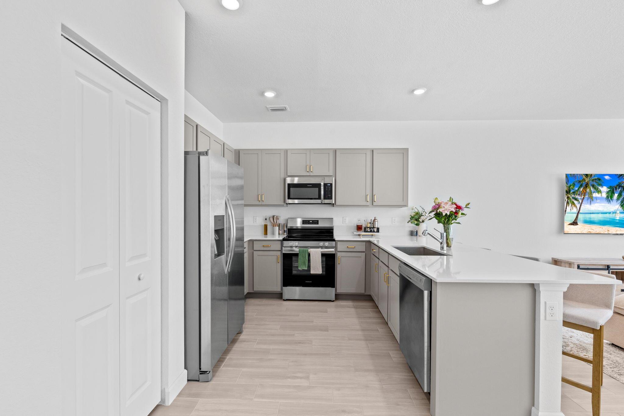 LAKESHORE AT THE FOUNTAIN - Residential Lease