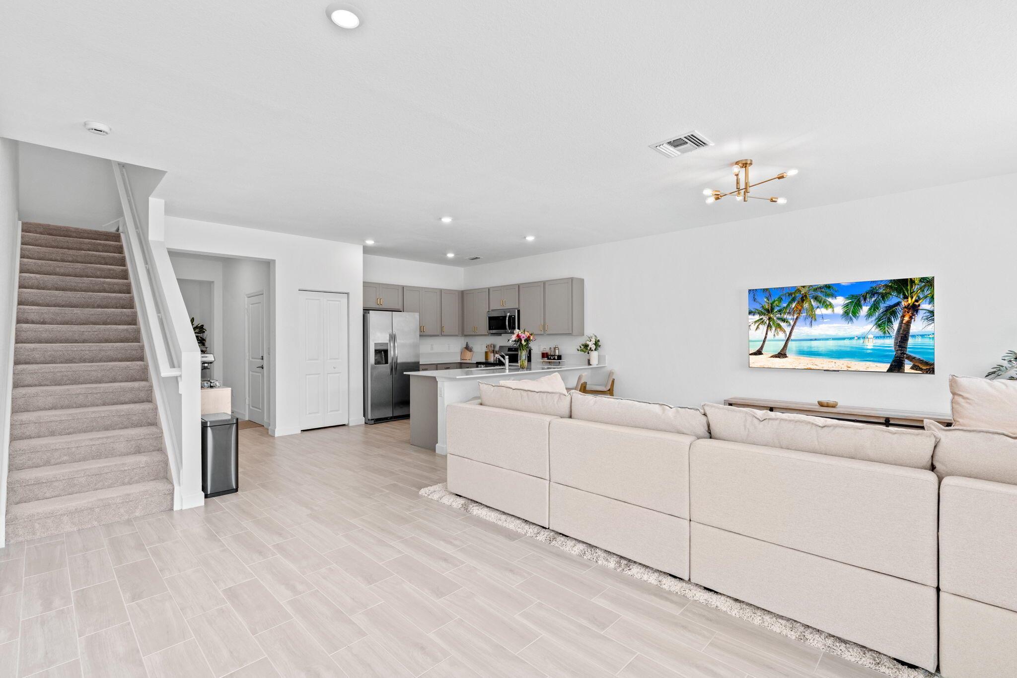 LAKESHORE AT THE FOUNTAIN - Residential Lease