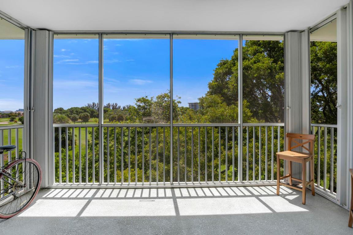 2800 N Palm Aire Drive 401