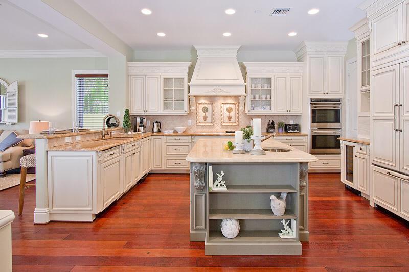 POINSETTIA GARDENS 29-32 - Residential