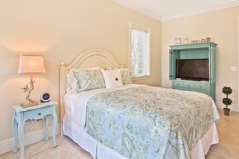 POINSETTIA GARDENS 29-32 - Residential