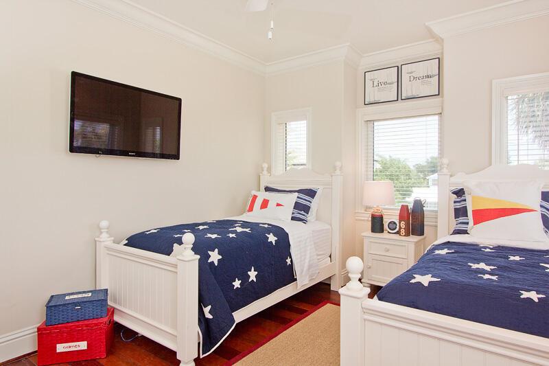 POINSETTIA GARDENS 29-32 - Residential