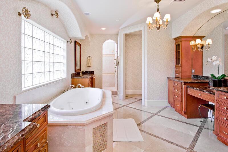 POINSETTIA GARDENS 29-32 - Residential