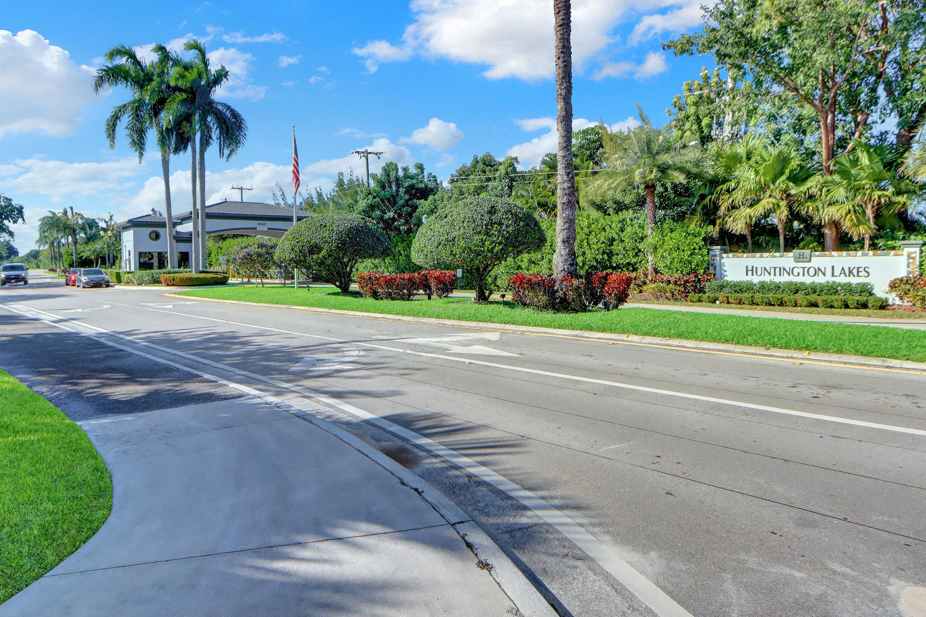 7192 Huntington Lane 208