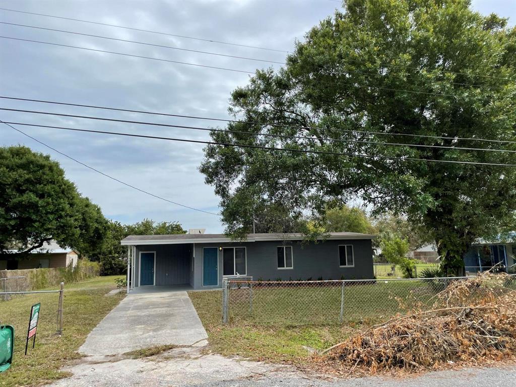 Photo of 2508 Kerr Street, Fort Pierce, FL 34947 (MLS # R10802346)