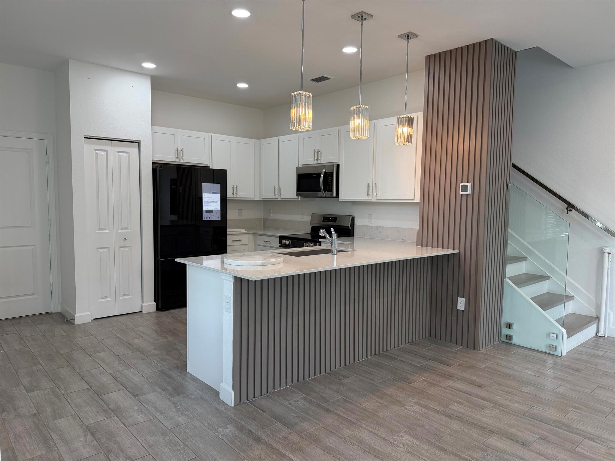 LAKESHORE AT THE FOUNTAIN - Residential Lease