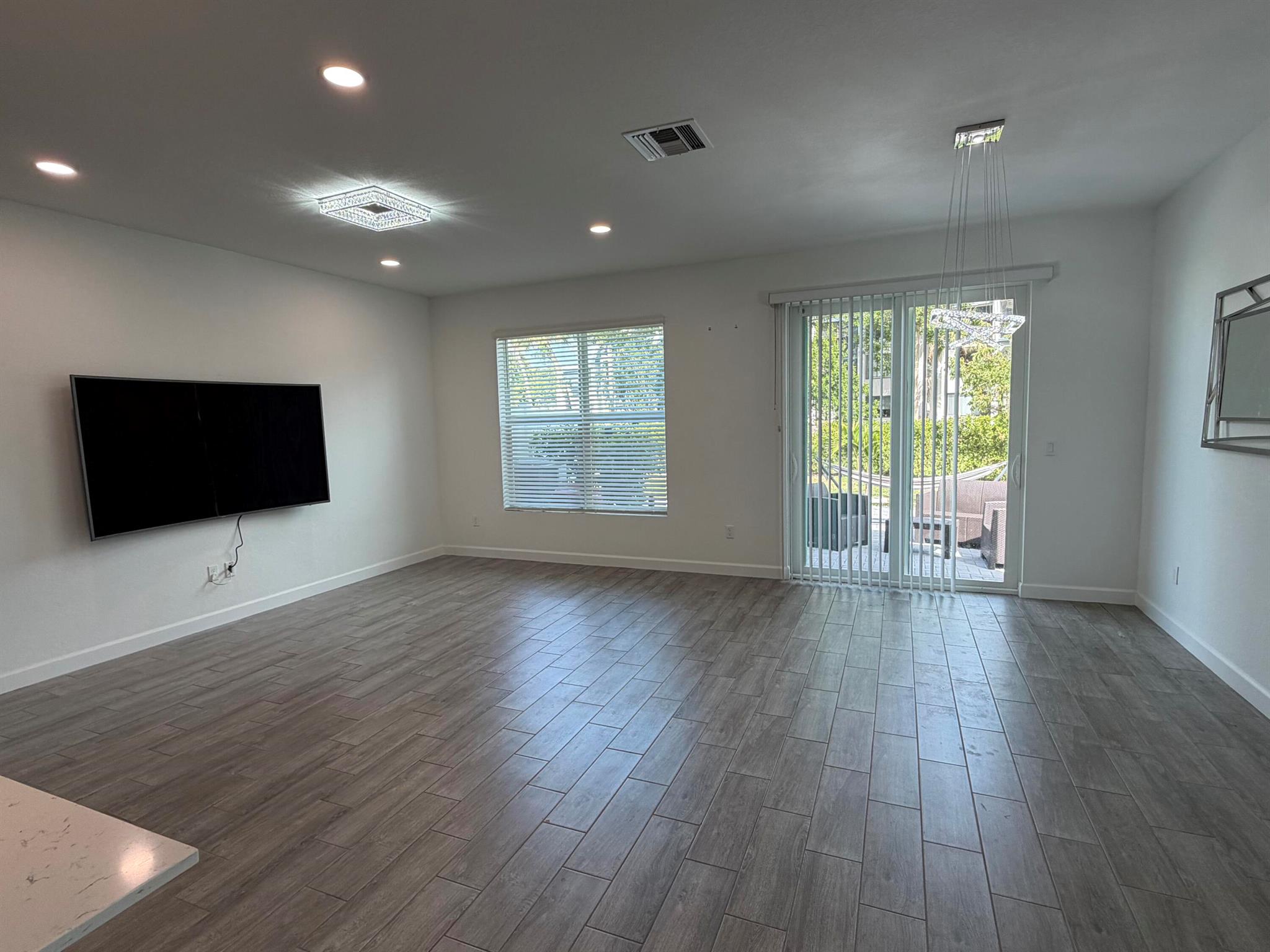 LAKESHORE AT THE FOUNTAIN - Residential Lease