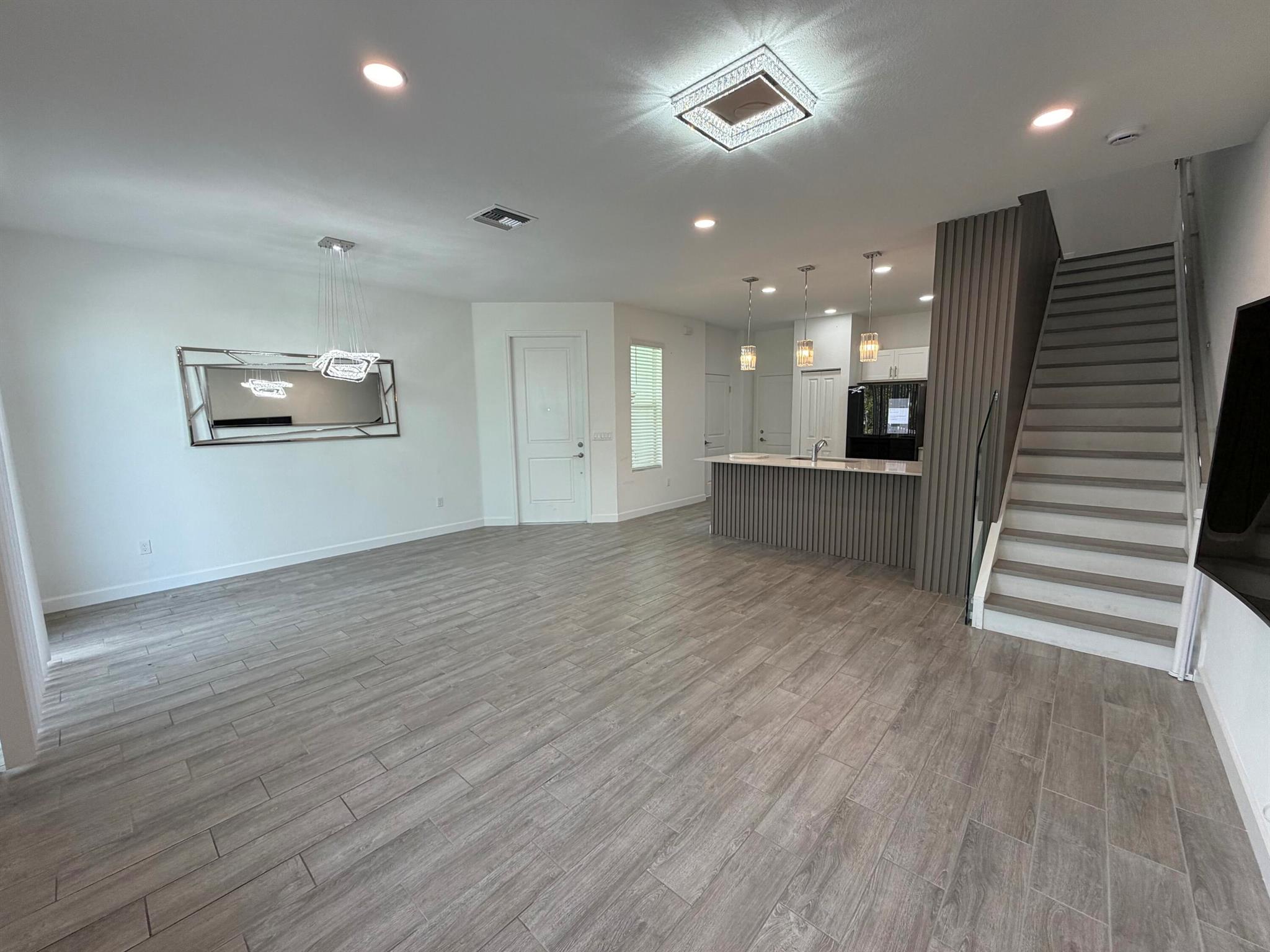 LAKESHORE AT THE FOUNTAIN - Residential Lease