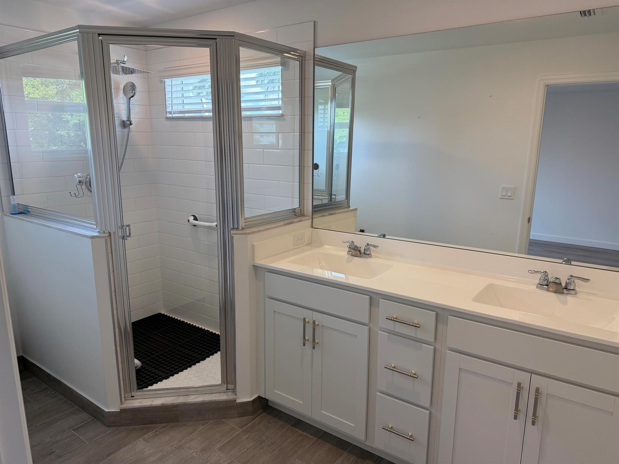 LAKESHORE AT THE FOUNTAIN - Residential Lease