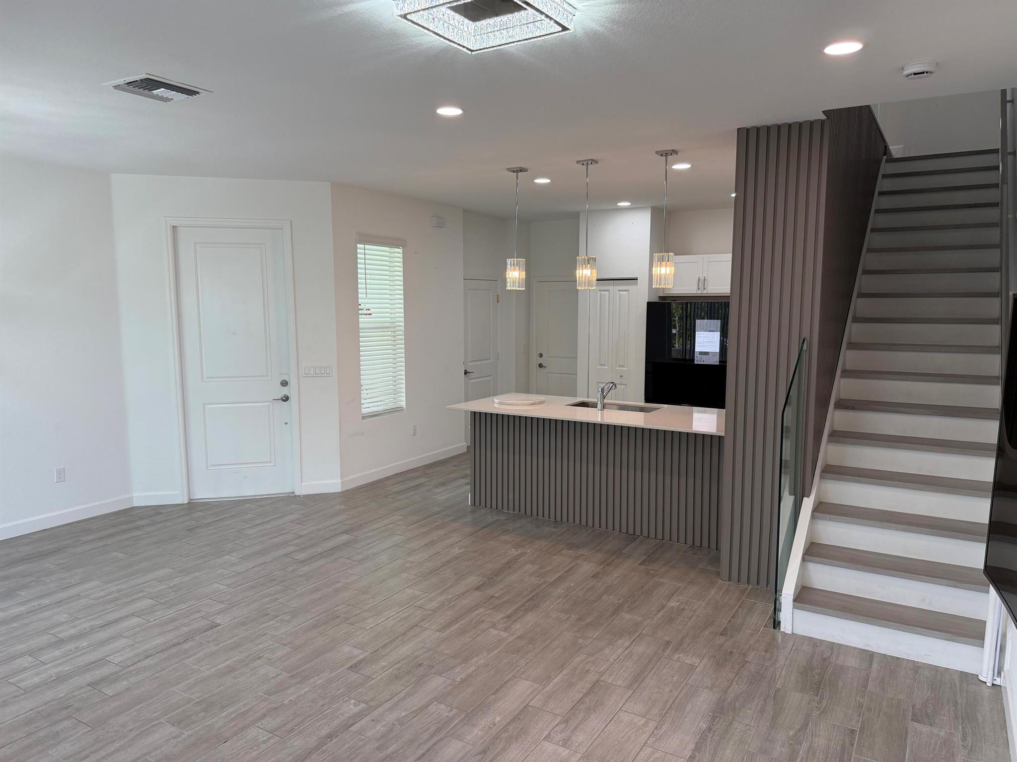 LAKESHORE AT THE FOUNTAIN - Residential Lease