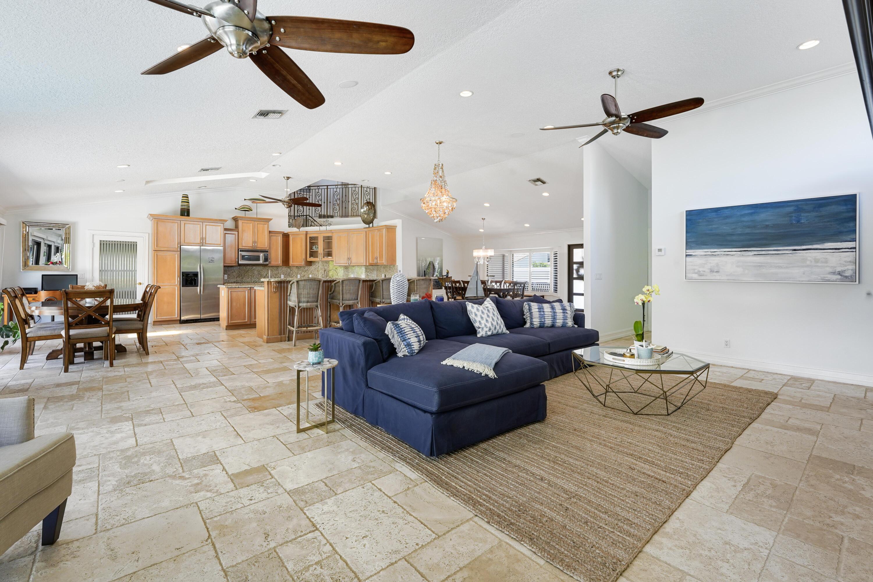 VENETIAN ISLES 3RD SEC - Residential