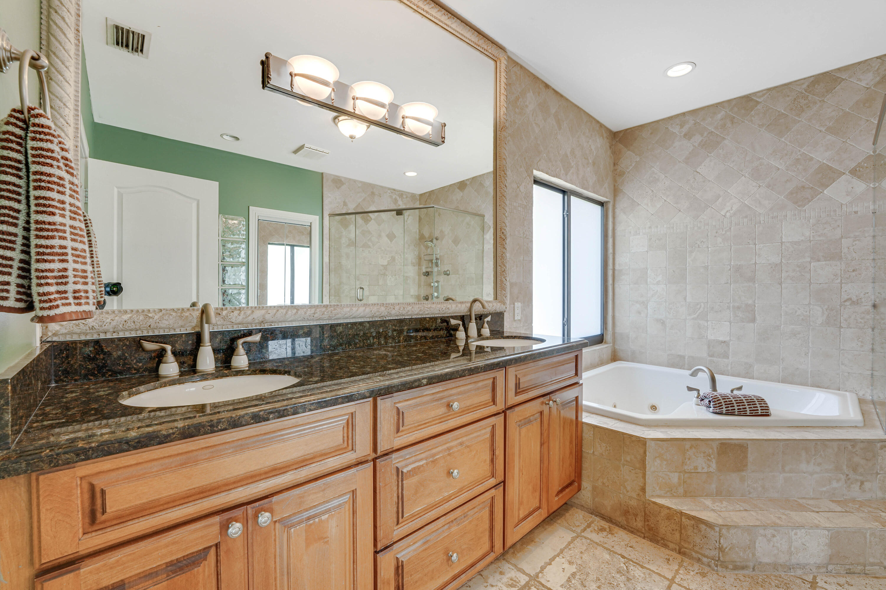 VENETIAN ISLES 3RD SEC - Residential