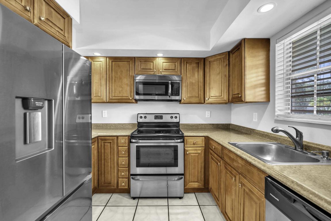 LIGHTHOUSE TERRACE CO-OP - Residential