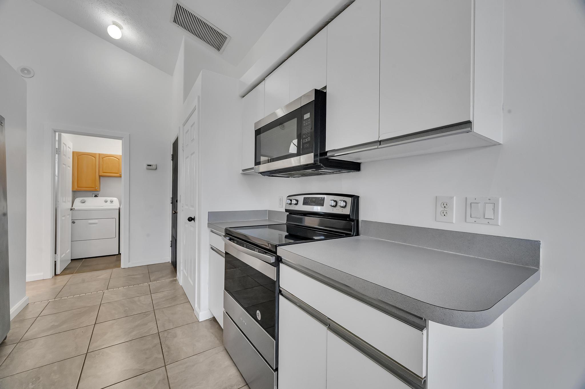 PORT ST LUCIE SECTION 9 - Residential Lease