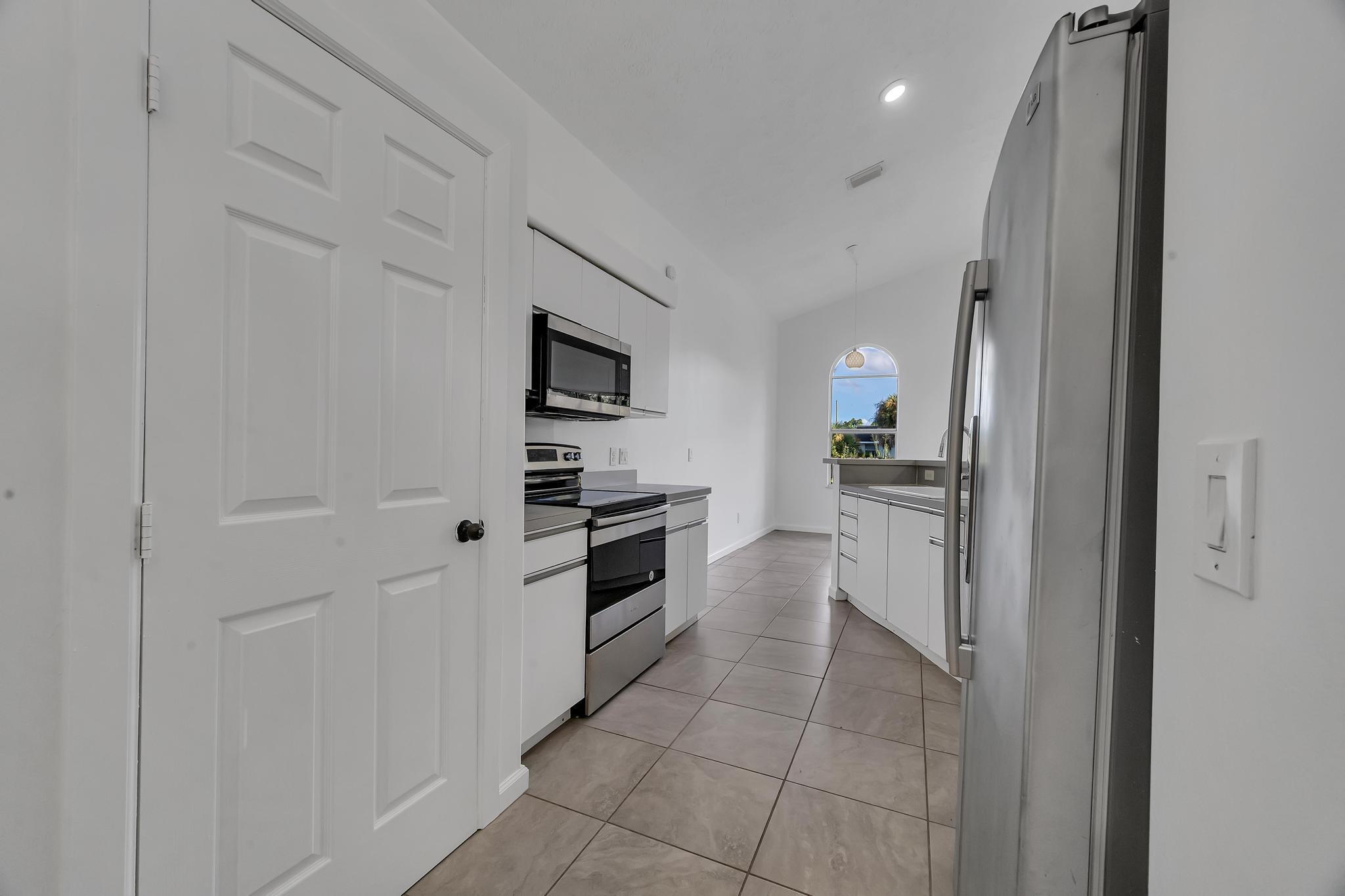 PORT ST LUCIE SECTION 9 - Residential Lease