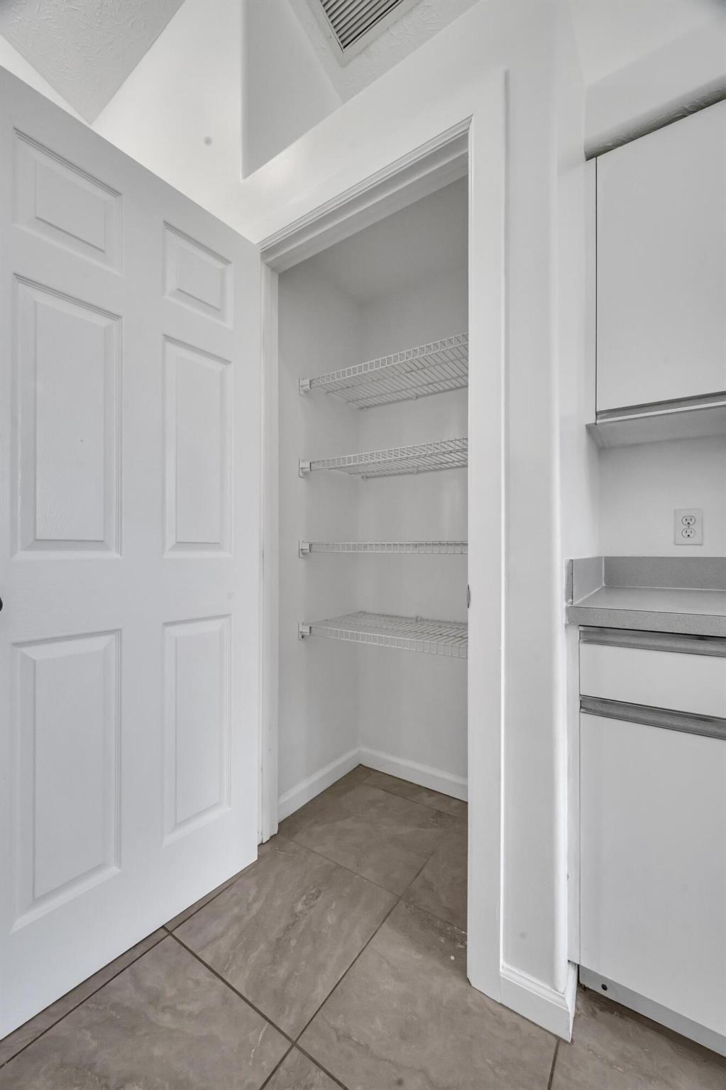 PORT ST LUCIE SECTION 9 - Residential Lease