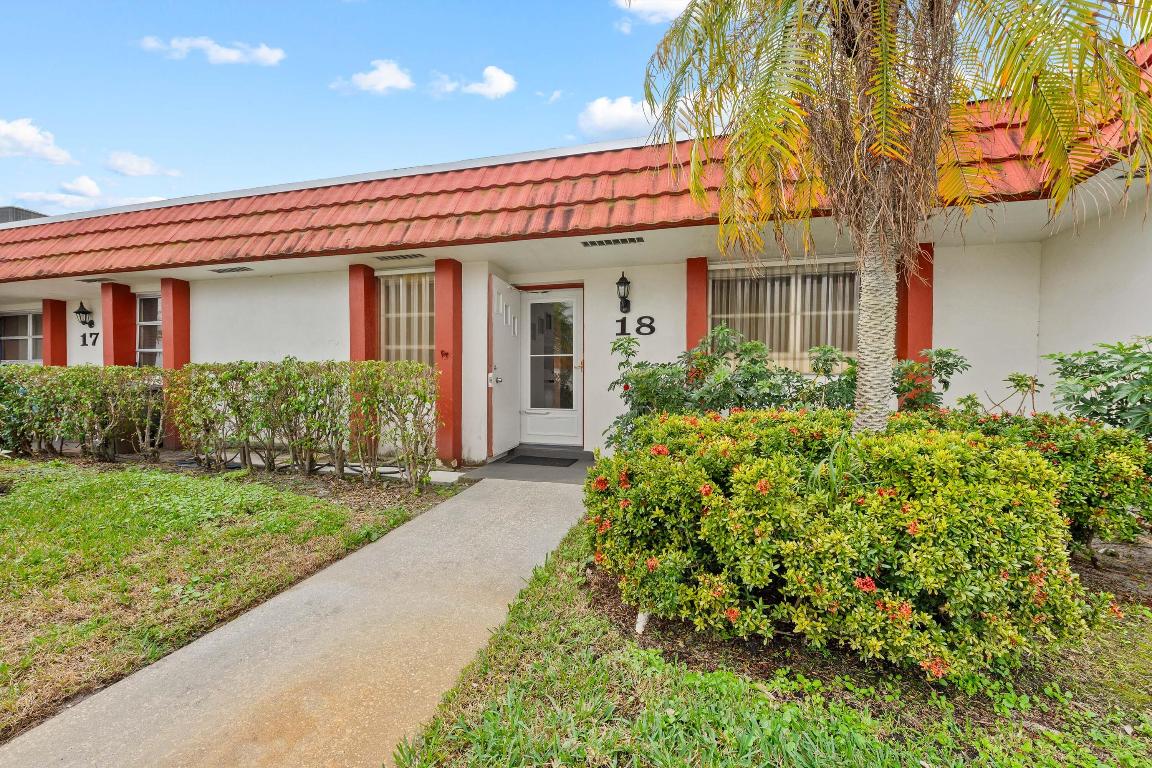 CRESTHAVEN TOWNHOMES SEC 4 CONDO - Residential