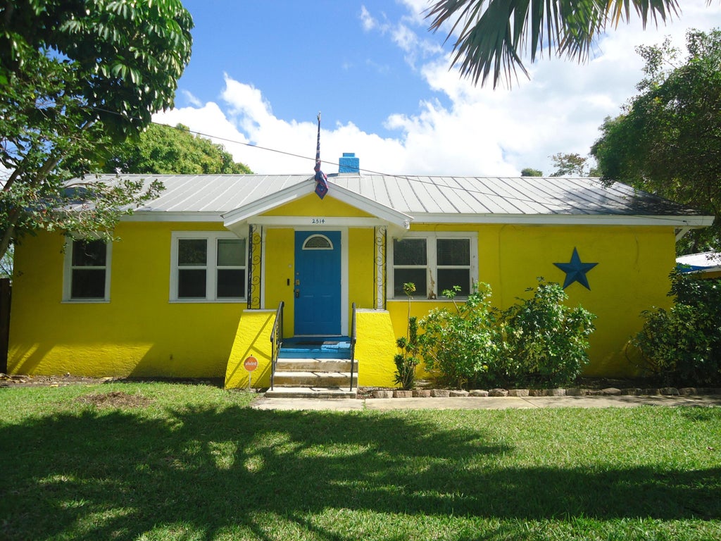 Photo of 2514 Oleander Boulevard, Fort Pierce, FL 34950 (MLS # R11062144)