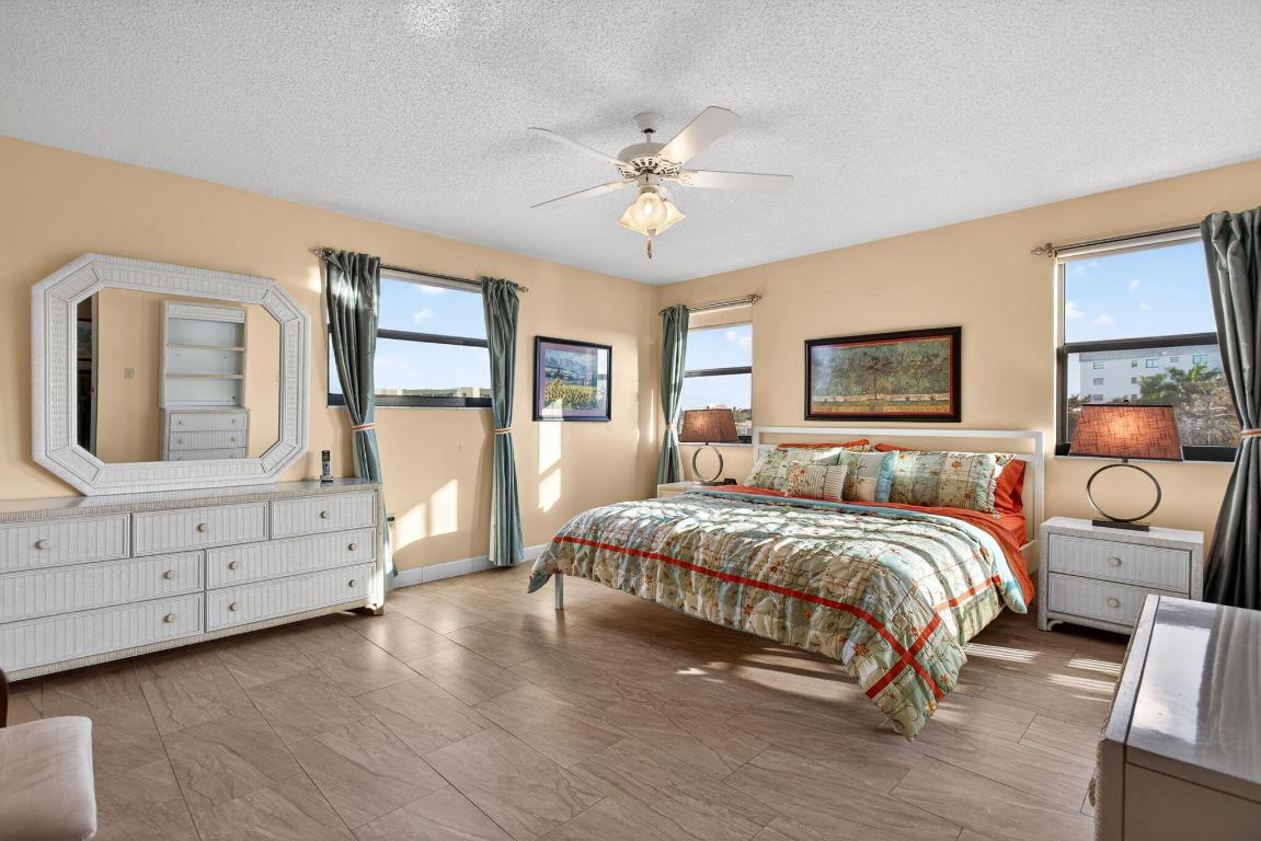 CYPRESS BEND CONDOMINIUM VII - Residential