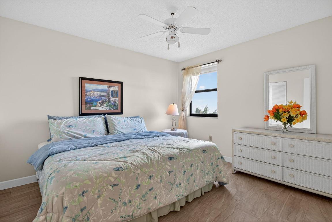 CYPRESS BEND CONDOMINIUM VII - Residential