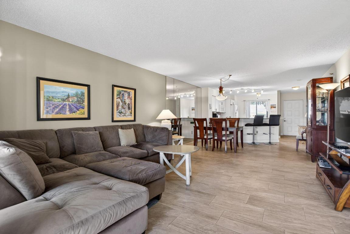 CYPRESS BEND CONDOMINIUM VII - Residential