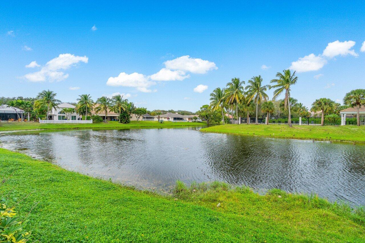 DELRAY LAKES - Residential