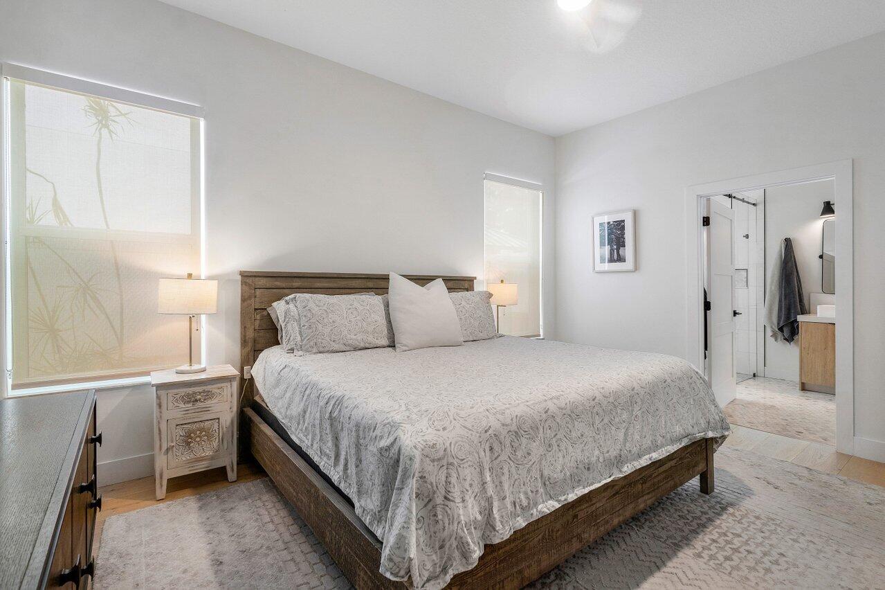 DELRAY LAKES - Residential