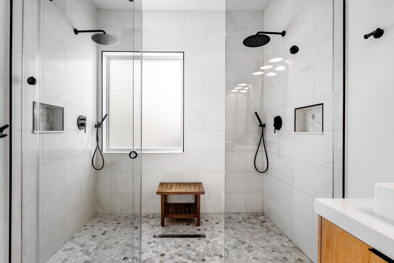 DELRAY LAKES - Residential