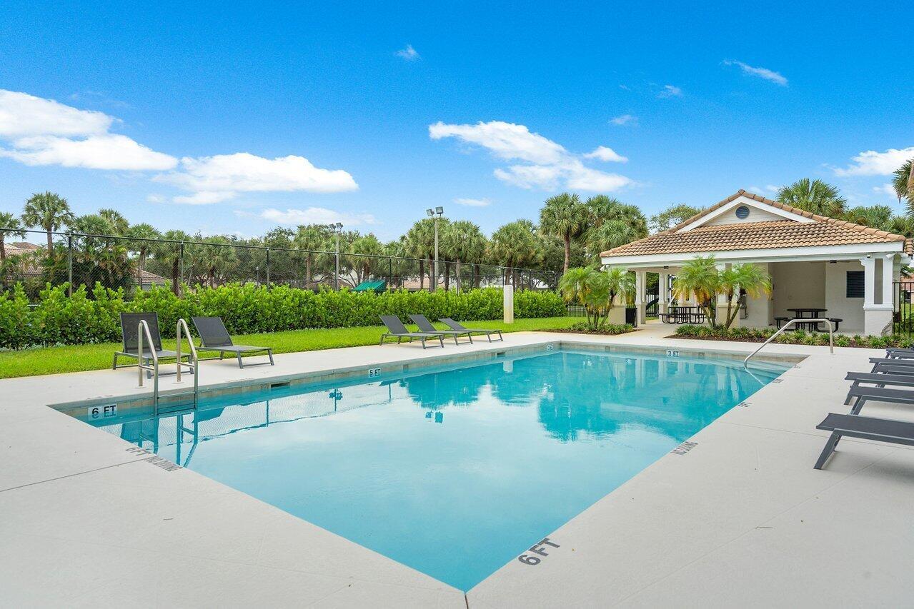 DELRAY LAKES - Residential