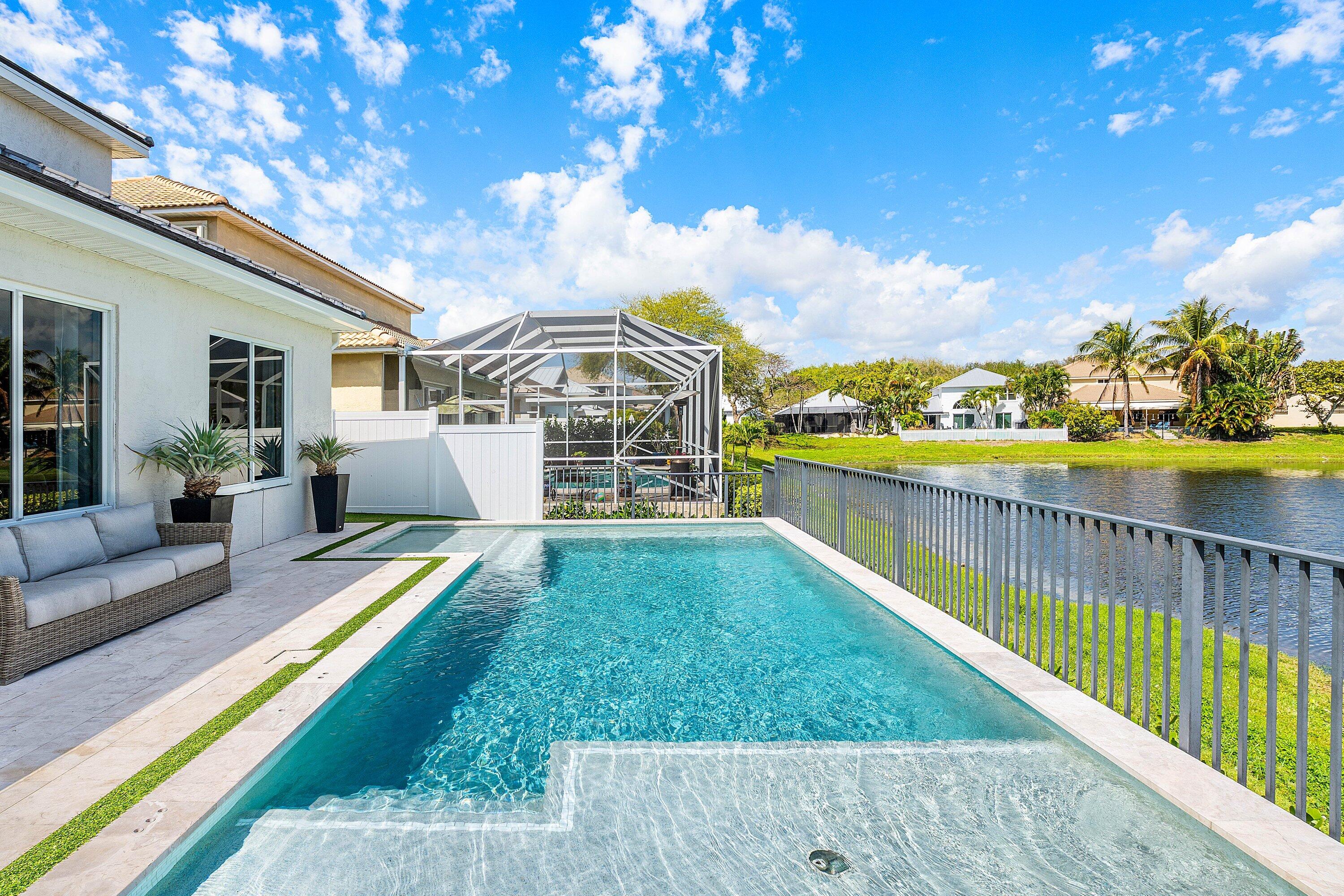 DELRAY LAKES - Residential