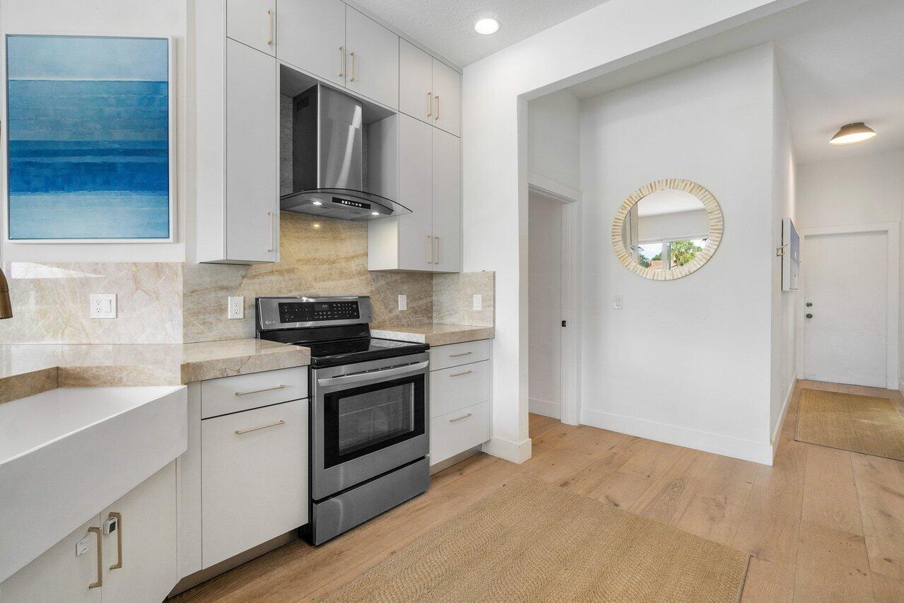 DELRAY LAKES - Residential