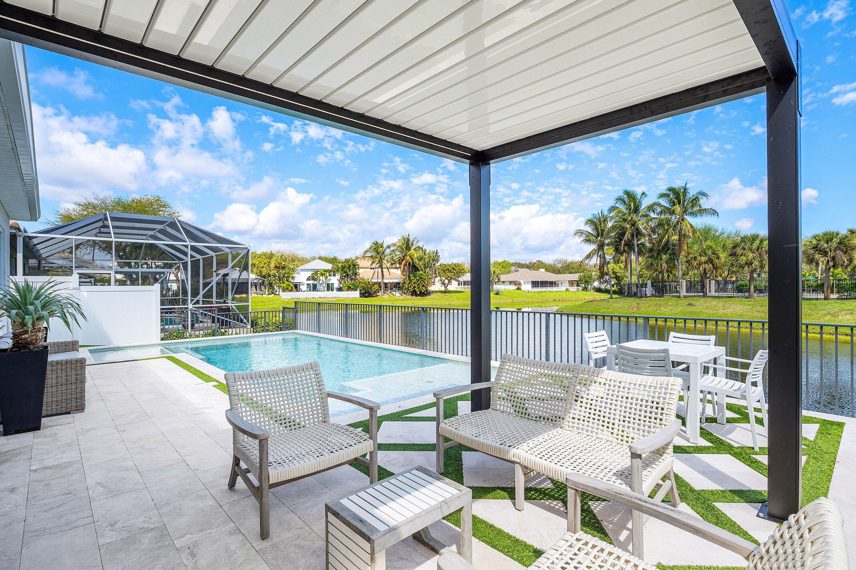 DELRAY LAKES - Residential