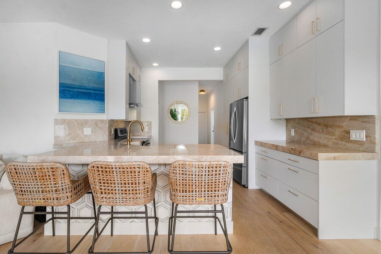 DELRAY LAKES - Residential