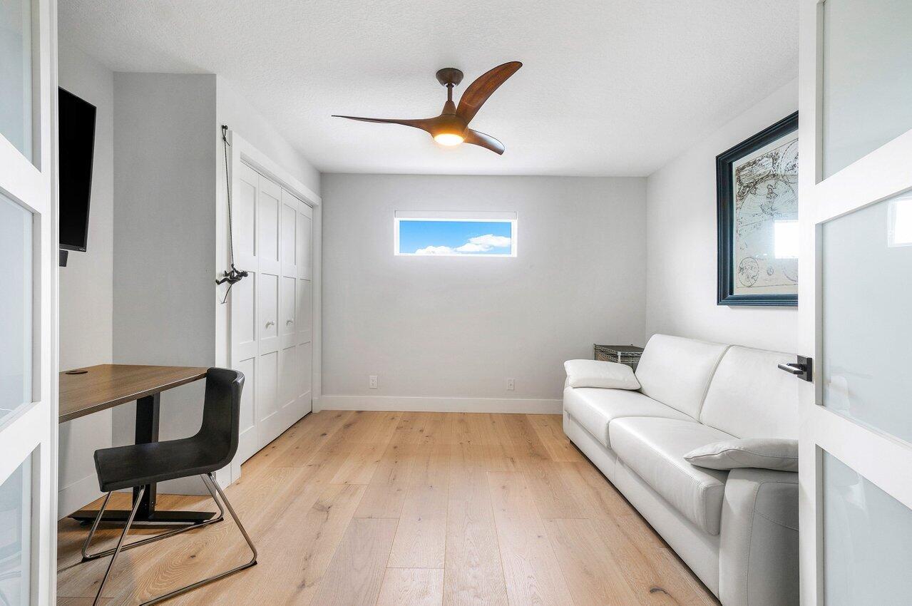 DELRAY LAKES - Residential