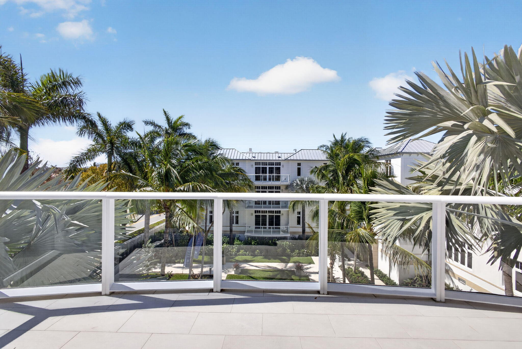 182 Lake Drive 5-301